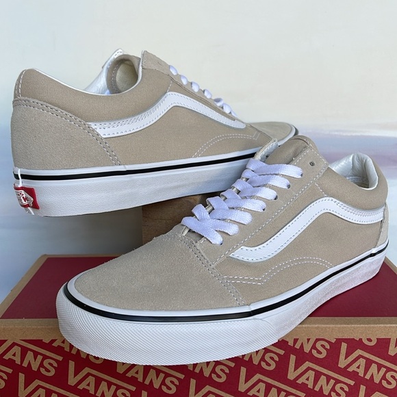 Vans WMNS Old Skool
Color Theory French Oak
VN0005UFBLL
Sneakers - Picture 8 of 16